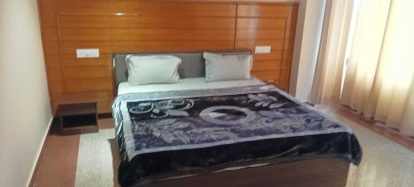Imagen de la habitación del Hotel Som Kunj Circuit House. Foto 3