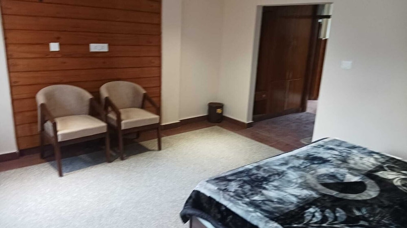 Imagen de los interiores del Hotel Som Kunj Circuit House. Foto 15