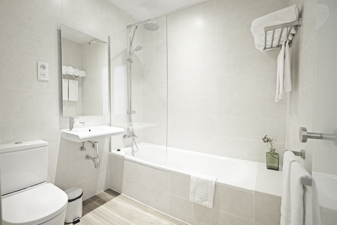 Imagen general del Hotel Som Nit Born. Foto 3