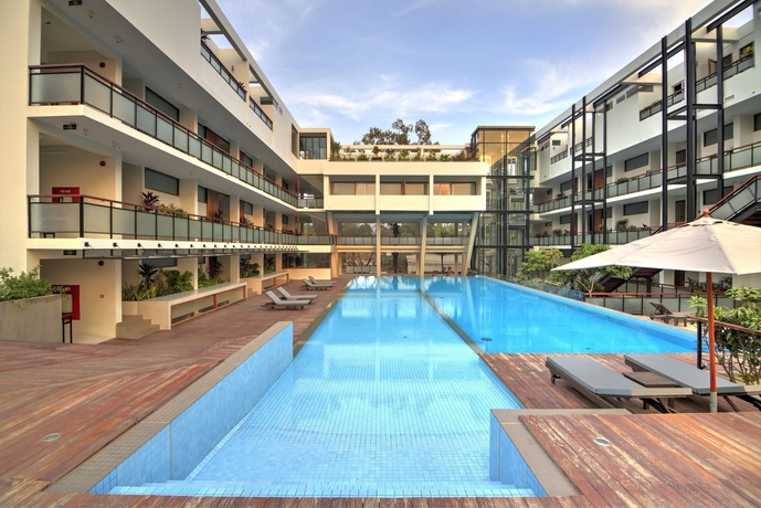 Imagen de la piscina del Hotel Somadevi Angkor Boutique and Resort. Foto 16