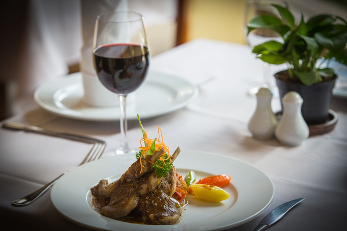 Imagen del bar/restaurante del Hotel Somadevi Angkor Resort and Spa. Foto 5