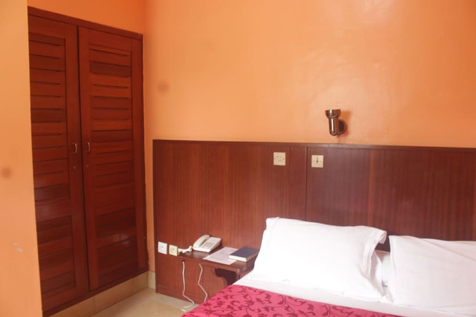 Imagen de la habitación del Hotel Somatel. Foto 4