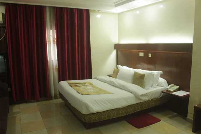 Imagen de la habitación del Hotel Somatel. Foto 7