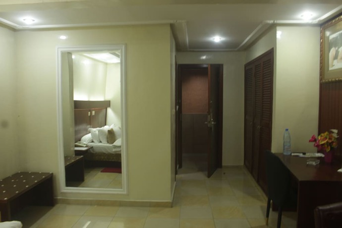Imagen de la habitación del Hotel Somatel. Foto 15