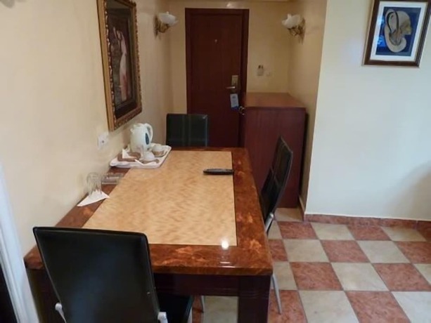 Imagen de la habitación del Hotel Somatel. Foto 16