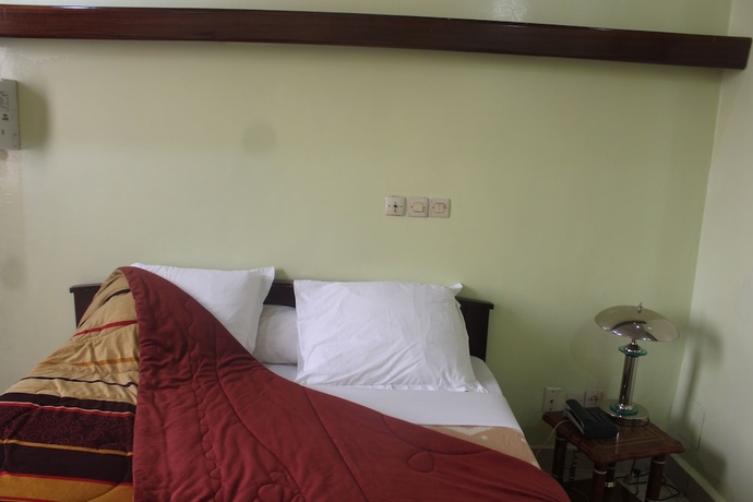 Imagen de la habitación del Hotel Somatel Yaound&eacute;. Foto 6