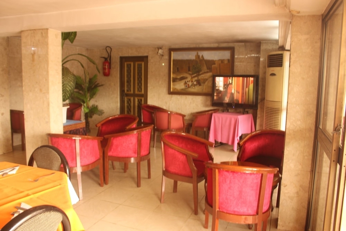 Imagen del bar/restaurante del Hotel Somatel Yaound&eacute;. Foto 4
