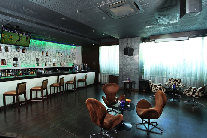 Imagen del bar/restaurante del Hotel Somerset Greenways Chennai. Foto 5