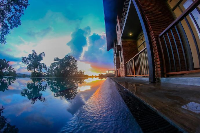 Imagen de la piscina del Hotel Somerset Mirissa. Foto 20