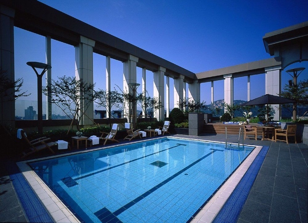 Imagen de la piscina del Hotel Somerset Palace Seoul. Foto 11