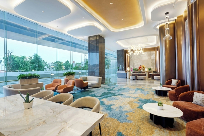 Imagen de los interiores del Hotel Somerset Queen City Semarang. Foto 15