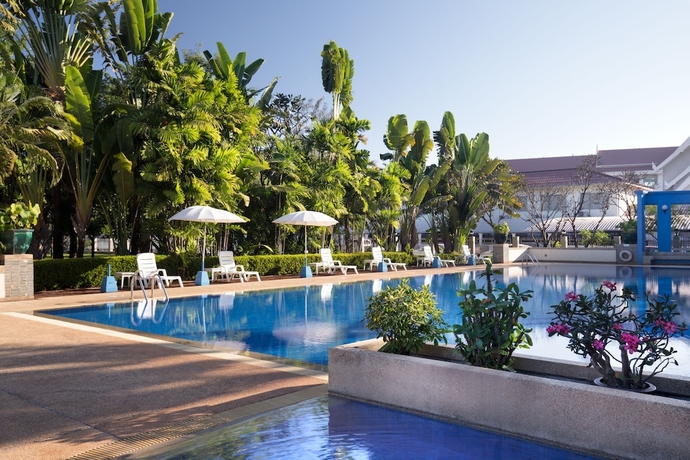 Imagen de la piscina del Hotel Somerset Vientiane. Foto 19
