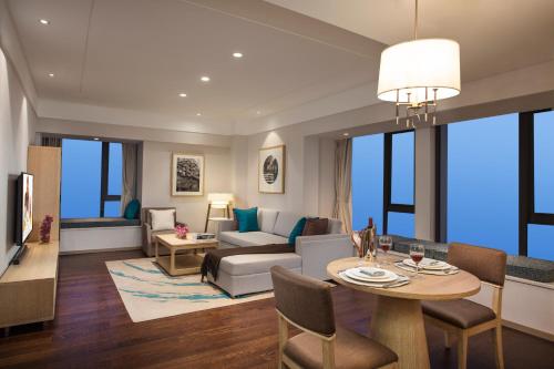 Imagen general del Hotel Somerset Yangtze River Chongqing. Foto 2