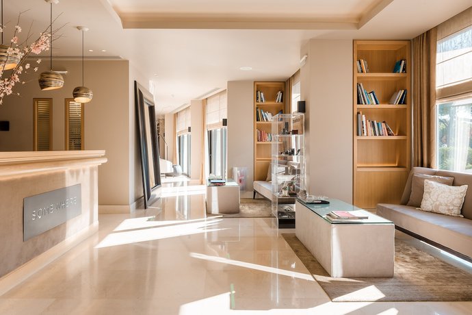 Imagen de los interiores del Hotel Somewhere Boutique Vouliagmeni. Foto 18