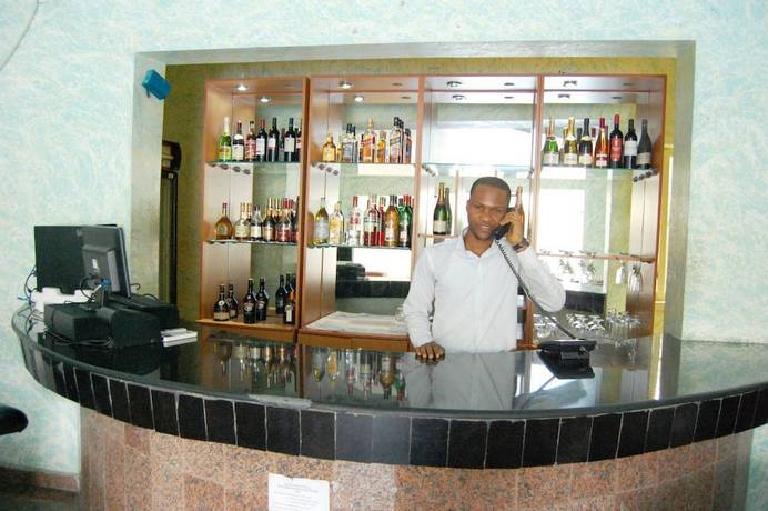 Imagen del bar/restaurante del Hotel Somitel And Resort. Foto 2