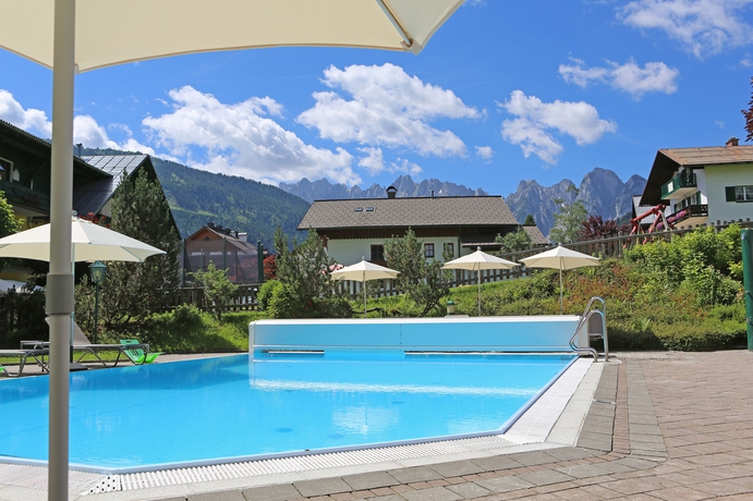 Imagen de la piscina del Hotel Sommerhof. Foto 13