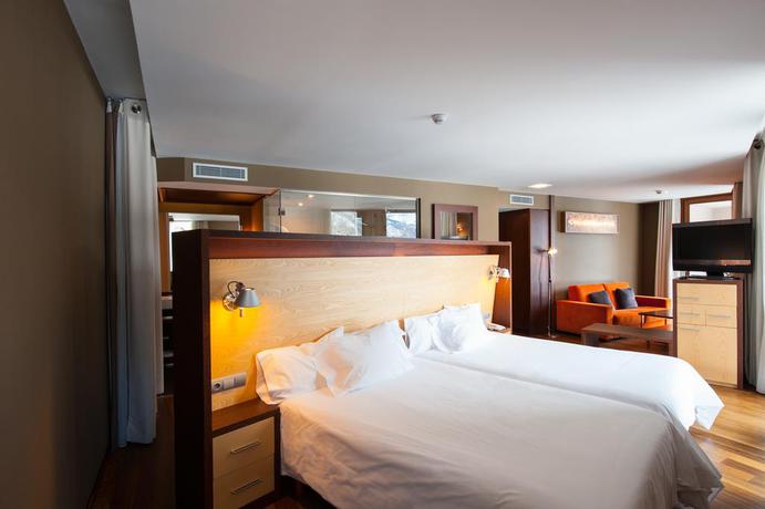 Imagen de la habitación del Hotel Sommos Aneto. Foto 5