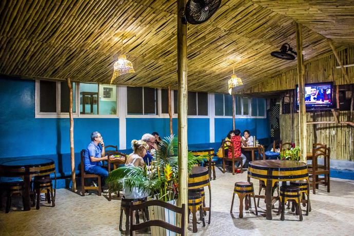 Imagen del bar/restaurante del Hotel Somos Avenida. Foto 4