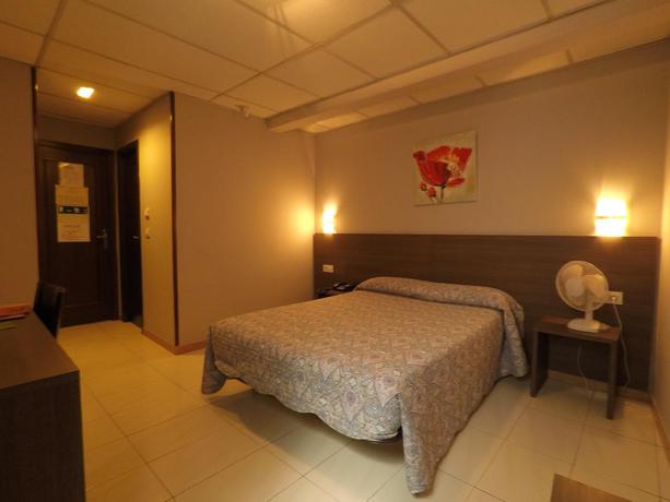 Imagen de la habitación del Hotel Somriu City M28. Foto 4