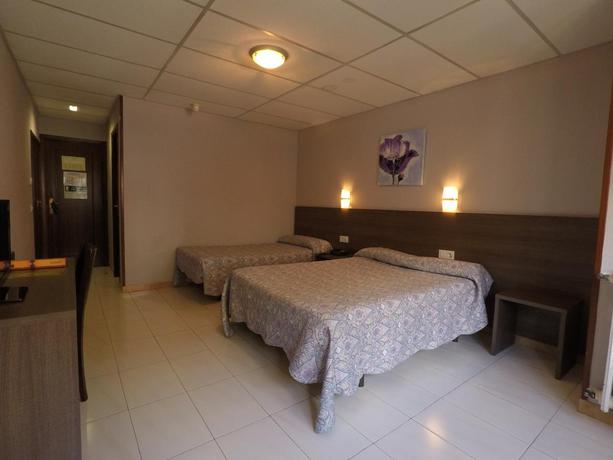 Imagen de la habitación del Hotel Somriu City M28. Foto 6