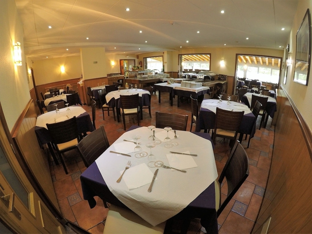 Imagen del bar/restaurante del Hotel Somriu Vall Ski. Foto 5