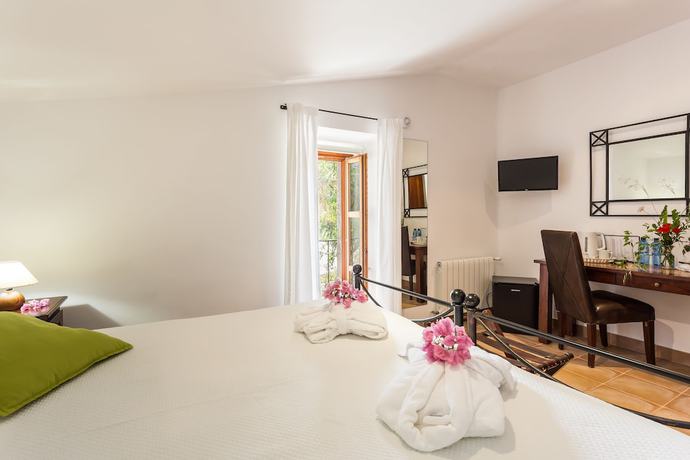 Imagen de la habitación del Hotel Son Ametler. Foto 5