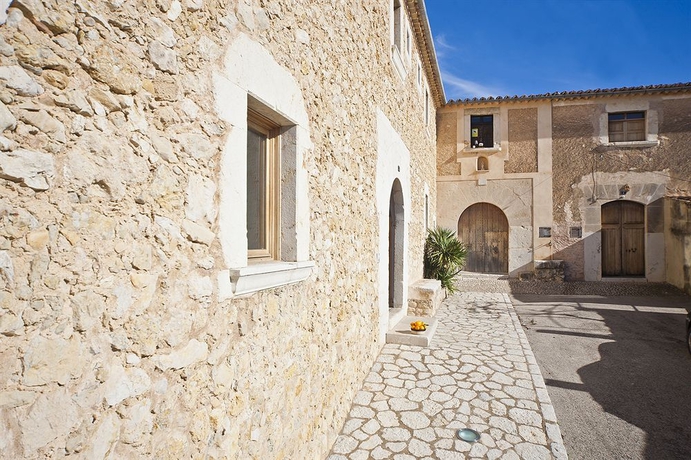 Imagen de los exteriores del Hotel Son Arnau. Foto 16