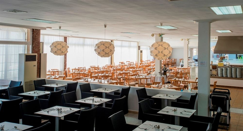 Imagen del bar/restaurante del Hotel Son Baulo, Ca'n Picafort. Foto 2