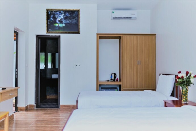 Imagen de la habitación del Hotel Son Doong Bungalow. Foto 23