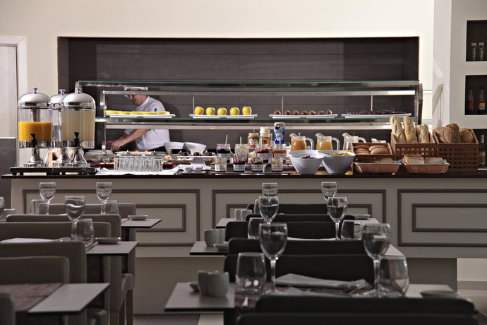 Imagen del bar/restaurante del Hotel Son Moll Sentits and Spa. Foto 5