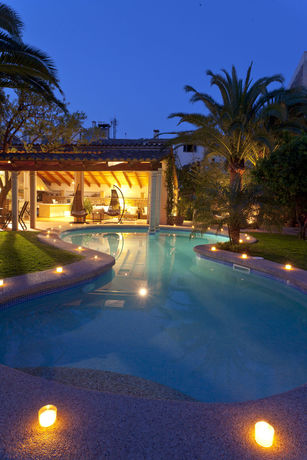 Imagen de la piscina del Hotel Son Sant Jordi. Foto 15