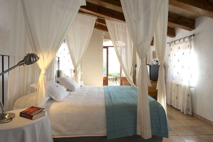 Imagen de la habitación del Hotel Son Sant Jordi. Foto 8