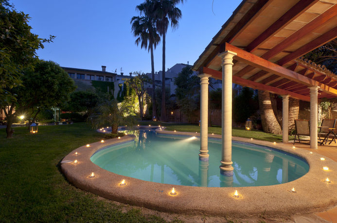 Imagen de la piscina del Hotel Son Sant Jordi. Foto 16