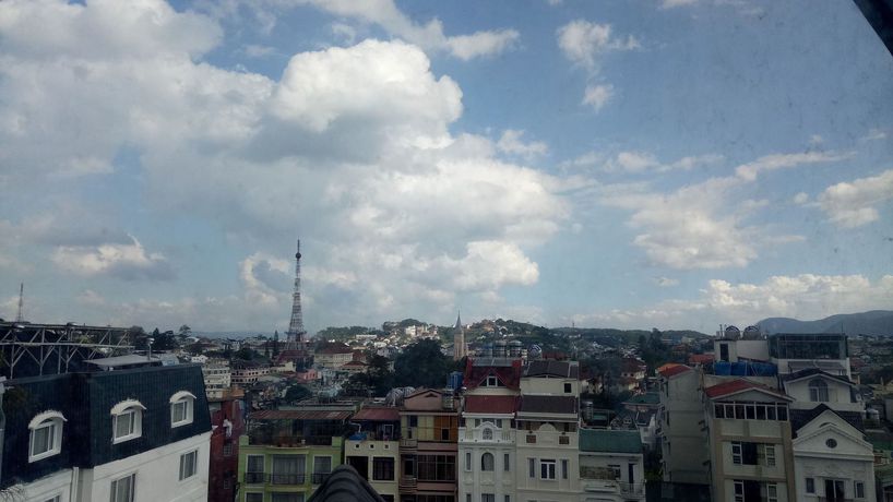 Imagen de los exteriores del Hotel Son Thuy 2. Foto 15