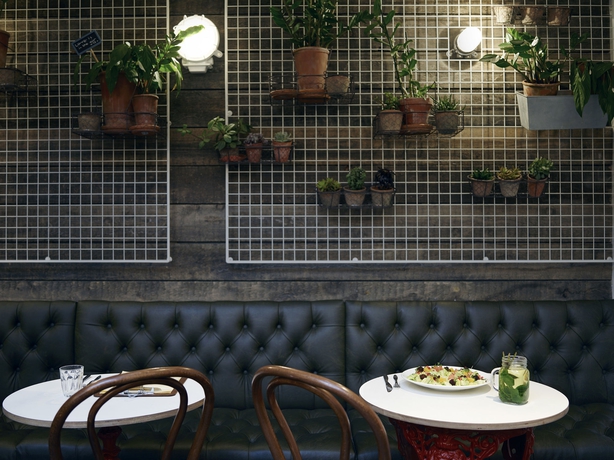 Imagen del bar/restaurante del Hotel Sonder Chelsea Green. Foto 2