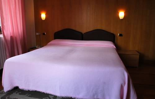 Imagen de la habitación del Hotel Sonenga. Foto 14