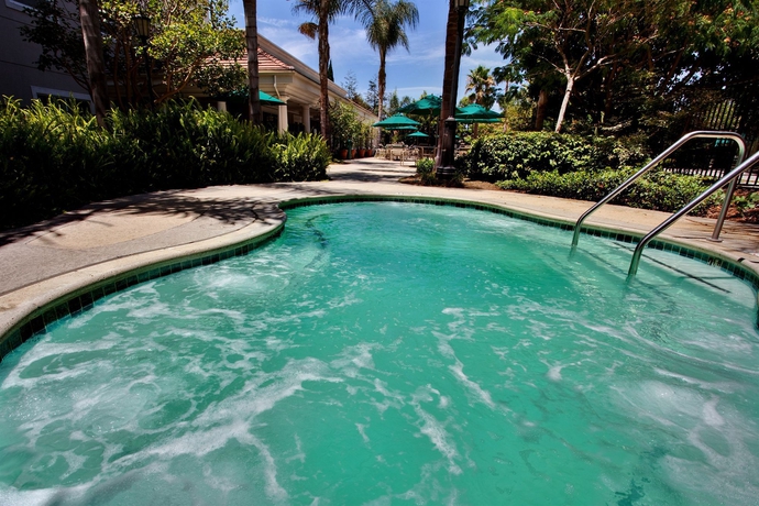 Imagen de los exteriores del Hotel Sonesta Anaheim Resort Area. Foto 11