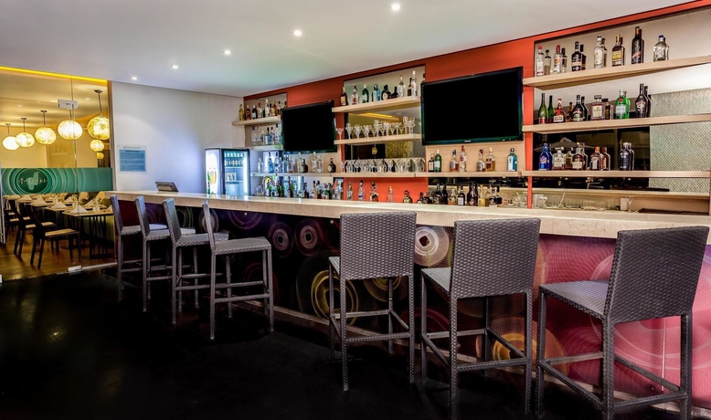 Imagen del bar/restaurante del Hotel Sonesta Cartagena. Foto 3