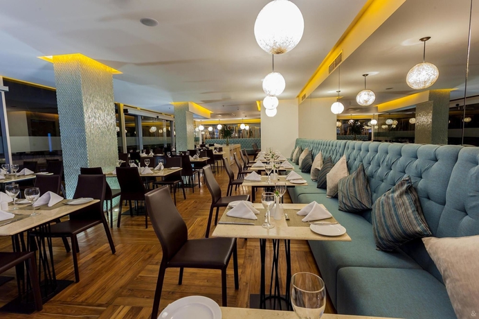 Imagen del bar/restaurante del Hotel Sonesta Cartagena. Foto 5