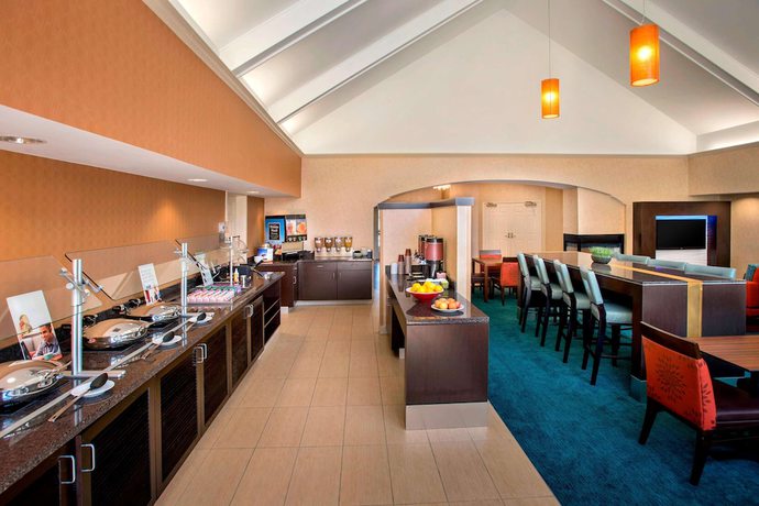 Imagen del bar/restaurante del Hotel Sonesta ES Suites Allentown Bethlehem Airport. Foto 2