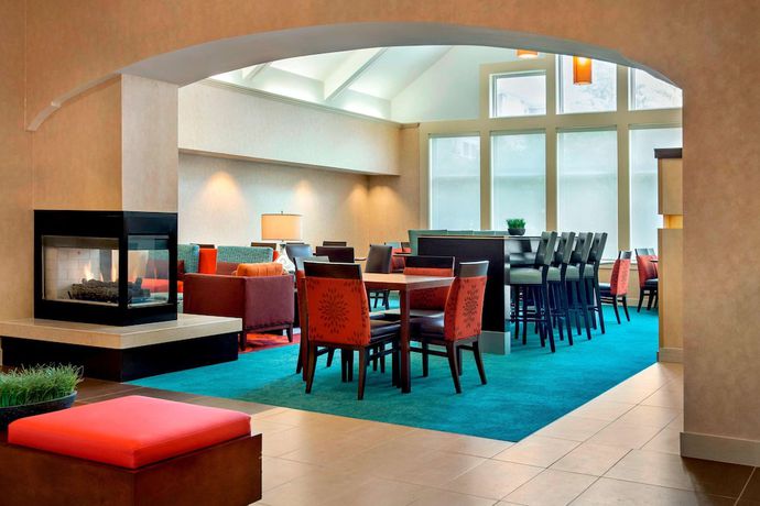 Imagen del bar/restaurante del Hotel Sonesta ES Suites Allentown Bethlehem Airport. Foto 6