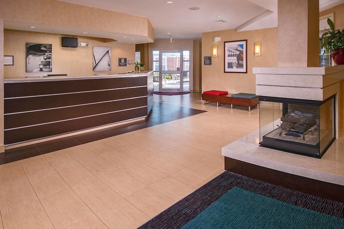 Imagen de los interiores del Hotel Sonesta ES Suites Charlottesville University. Foto 13