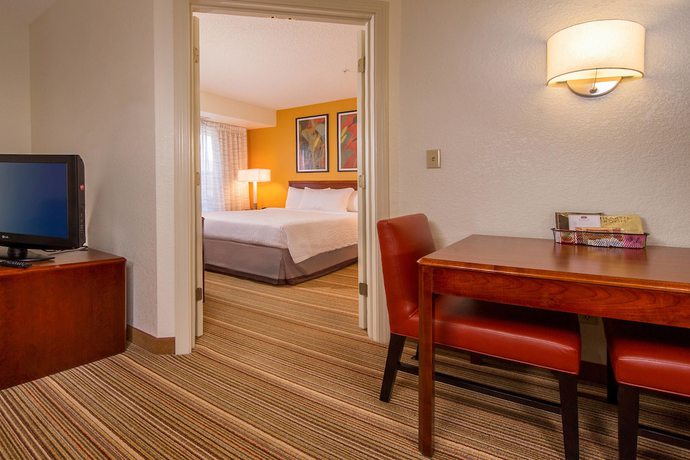 Imagen de la habitación del Hotel Sonesta ES Suites Charlottesville University. Foto 9