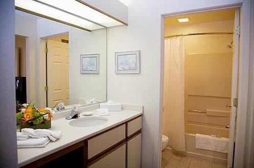 Imagen de la habitación del Hotel Sonesta ES Suites Chatsworth. Foto 3