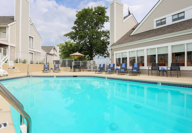 Imagen de la piscina del Hotel Sonesta ES Suites Cincinnati - Sharonville West. Foto 18