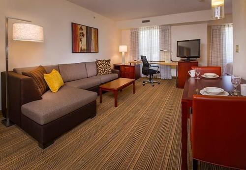 Imagen de la habitación del Hotel Sonesta ES Suites Fairfax Fair Lakes. Foto 8