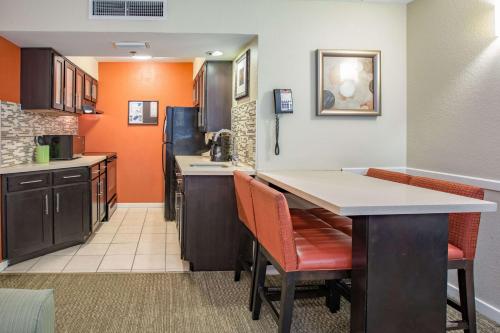 Imagen de la habitación del Hotel Sonesta ES Suites Orlando &ndash; Lake Buena Vista. Foto 18