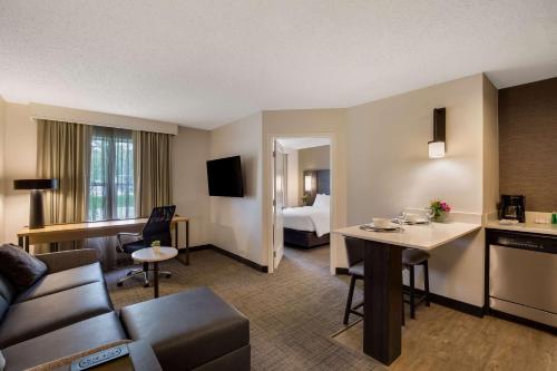 Imagen de la habitación del Hotel Sonesta ES Suites Parsippany Morris Plains. Foto 11