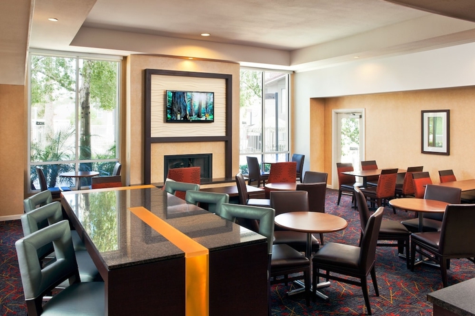 Imagen del bar/restaurante del Hotel Sonesta ES Suites Tempe. Foto 4
