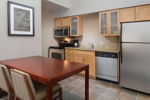 Imagen de la habitación del Hotel Sonesta Es Suites Albuquerque. Foto 15